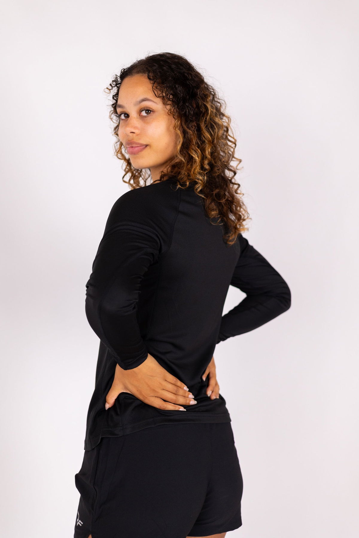 Aero-Vent Long Sleeve Shirt Women (Black) - RYBELFIT Sportswear